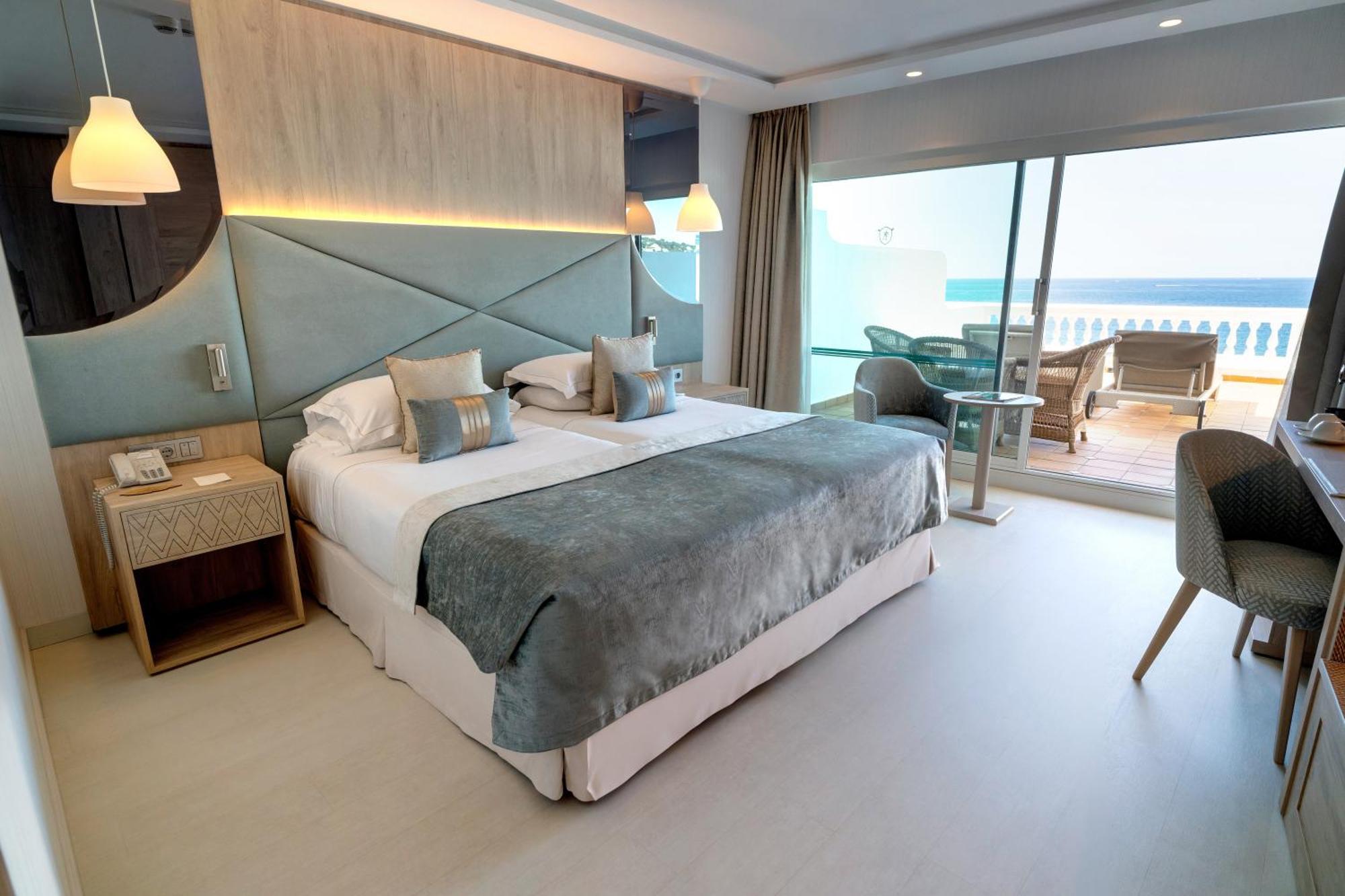 Nixe Palace Palma de Mallorca Ngoại thất bức ảnh A room at the hotel