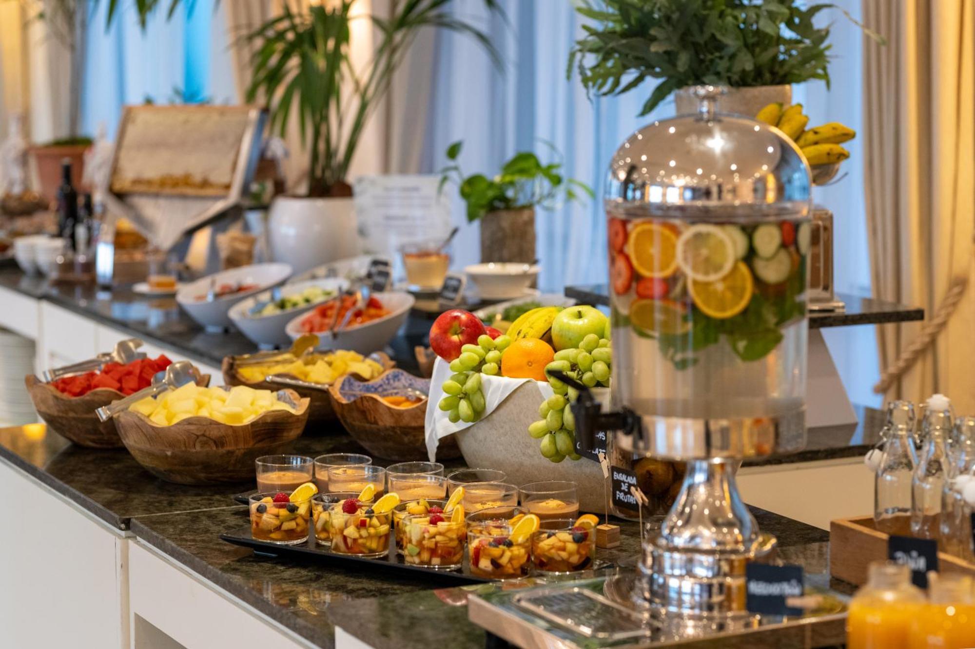 Nixe Palace Palma de Mallorca Ngoại thất bức ảnh A buffet at a hotel